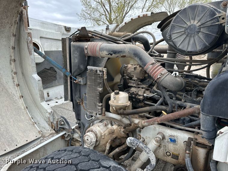 image for item KL9204 2004 Peterbilt 357  ready mix truck