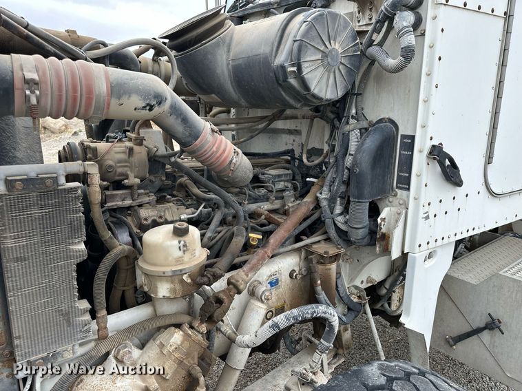 image for item KL9204 2004 Peterbilt 357  ready mix truck