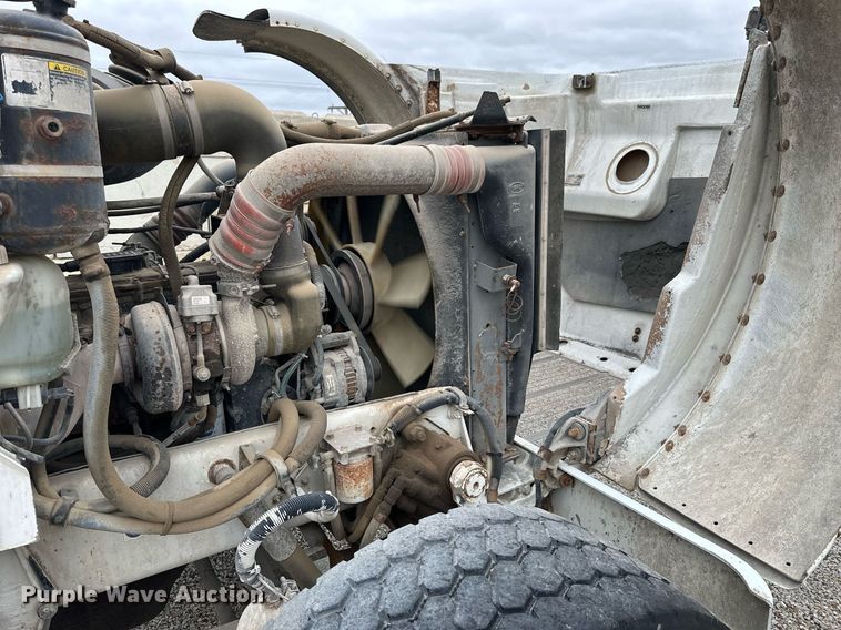 image for item KL9204 2004 Peterbilt 357  ready mix truck