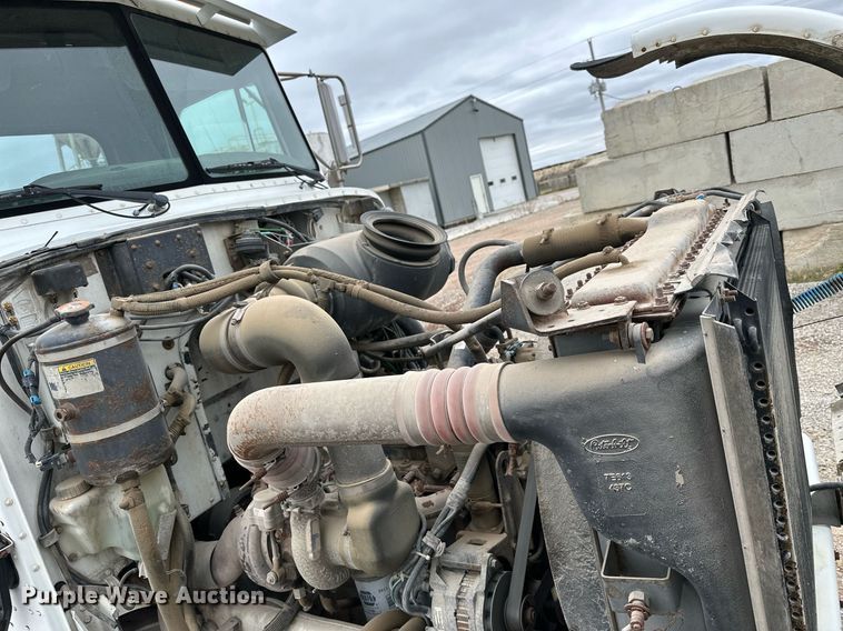 image for item KL9204 2004 Peterbilt 357  ready mix truck