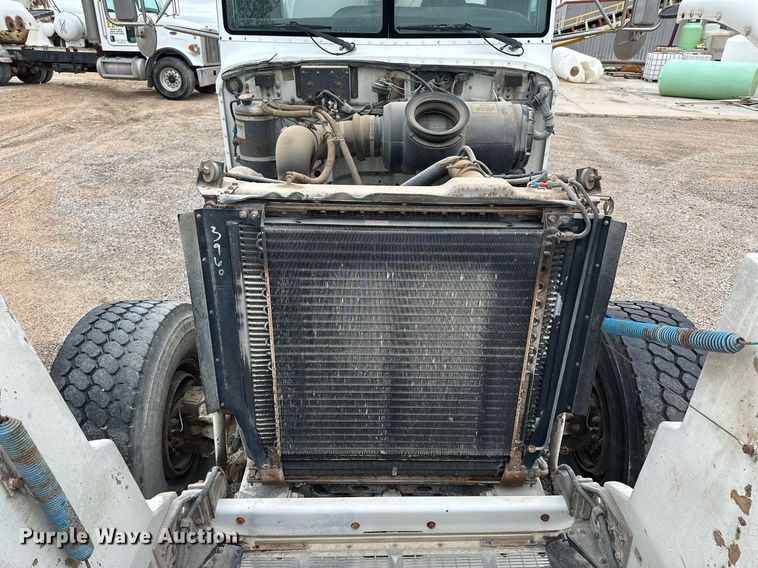 image for item KL9204 2004 Peterbilt 357  ready mix truck