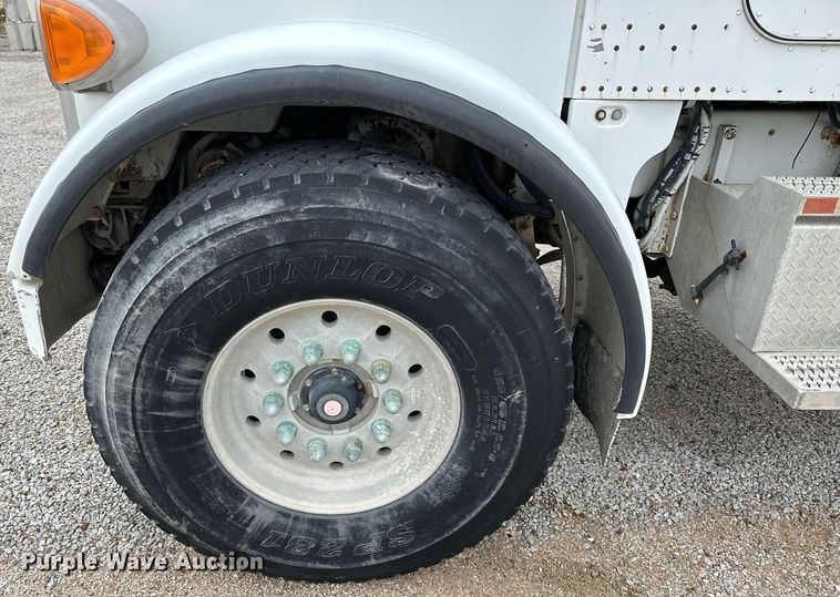 image for item KL9204 2004 Peterbilt 357  ready mix truck