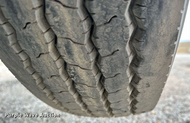 image for item KL9204 2004 Peterbilt 357  ready mix truck