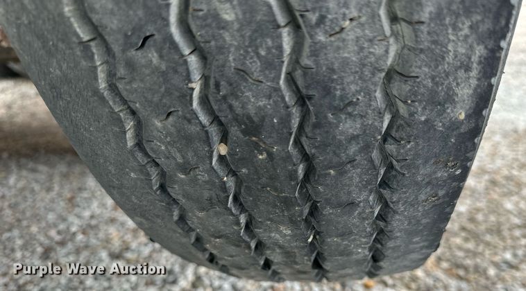 image for item KL9204 2004 Peterbilt 357  ready mix truck