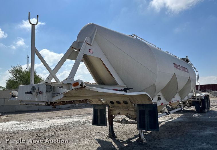 image for item KX9005 1979 Fruehauf  tank trailer