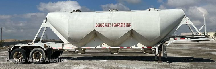 image for item KX9005 1979 Fruehauf  tank trailer