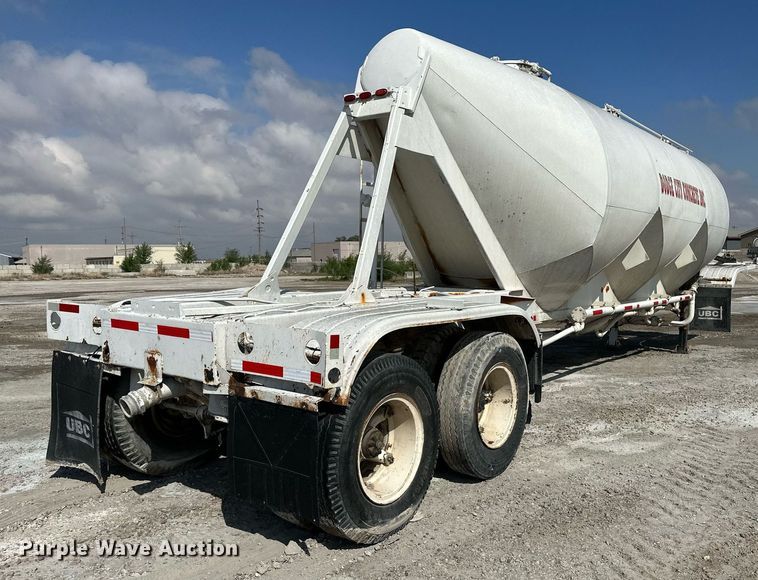 image for item KX9005 1979 Fruehauf  tank trailer
