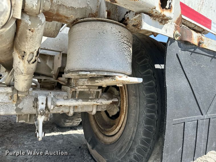 image for item KX9005 1979 Fruehauf  tank trailer