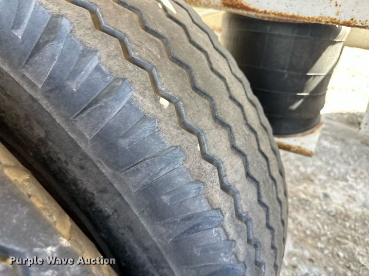 image for item KX9005 1979 Fruehauf  tank trailer