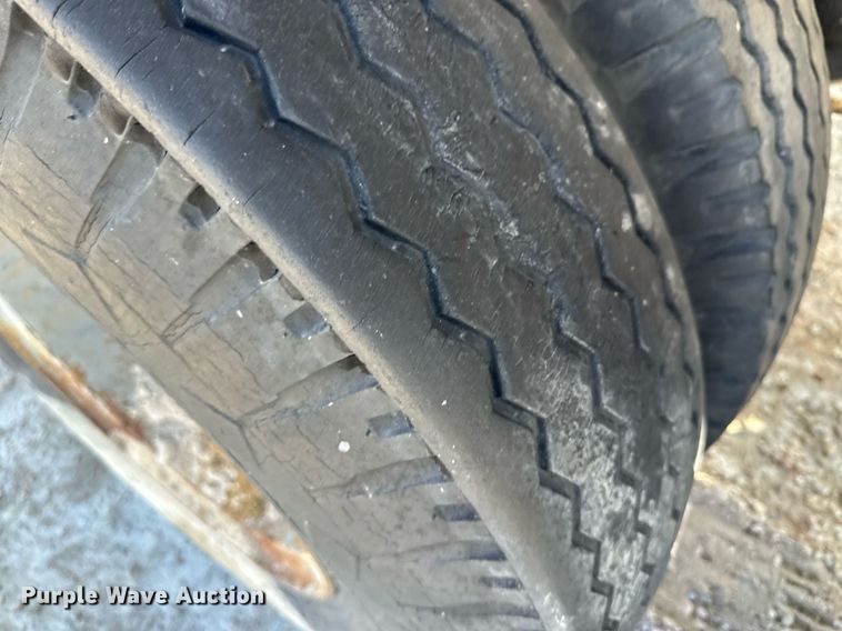 image for item KX9005 1979 Fruehauf  tank trailer