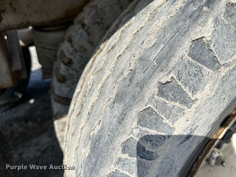 image for item KX9005 1979 Fruehauf  tank trailer