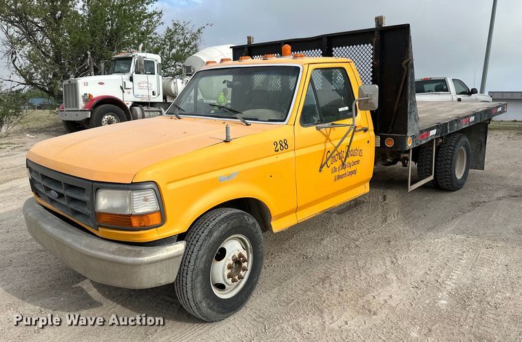 image for item KX9006 1993 Ford F350  flatbed pickup truck