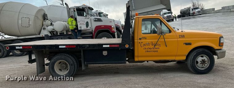 image for item KX9006 1993 Ford F350  flatbed pickup truck