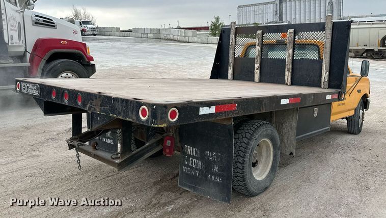 image for item KX9006 1993 Ford F350  flatbed pickup truck