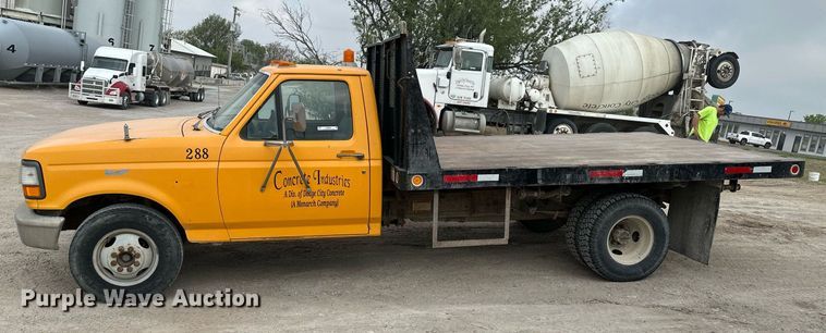 image for item KX9006 1993 Ford F350  flatbed pickup truck