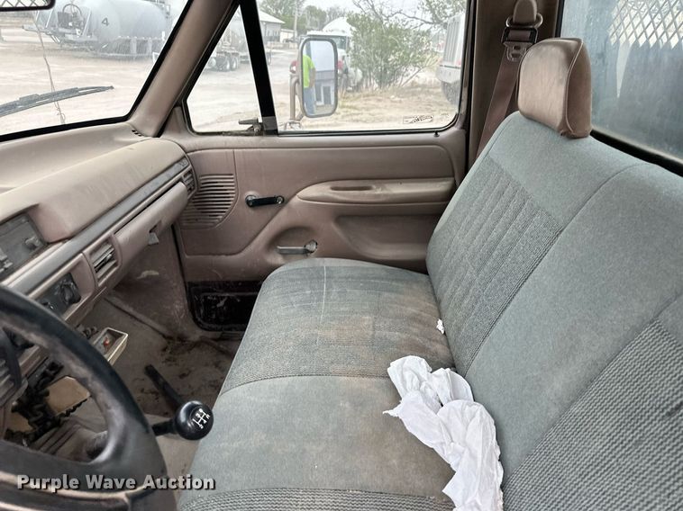 image for item KX9006 1993 Ford F350  flatbed pickup truck