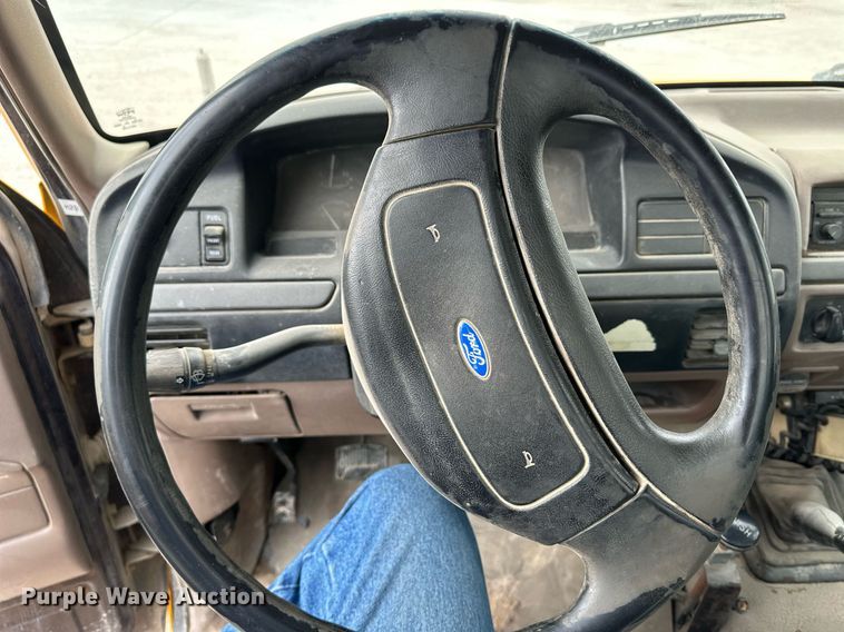 image for item KX9006 1993 Ford F350  flatbed pickup truck