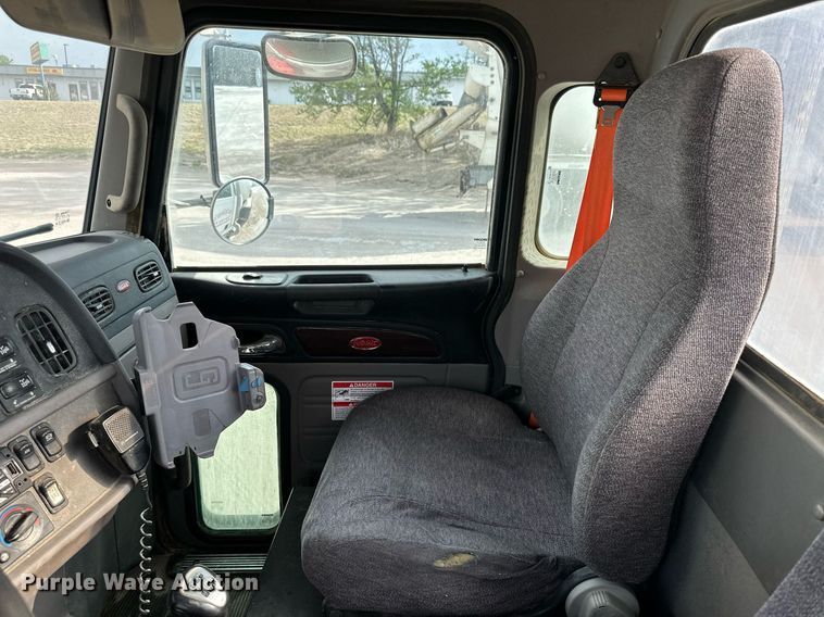 image for item KX9007 2015 Peterbilt 365  ready mix truck