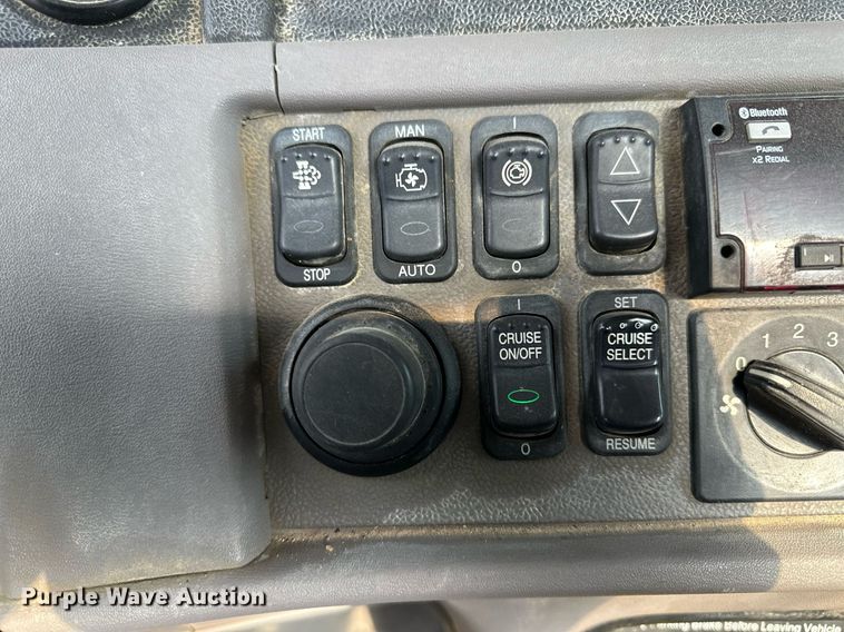 image for item KX9007 2015 Peterbilt 365  ready mix truck