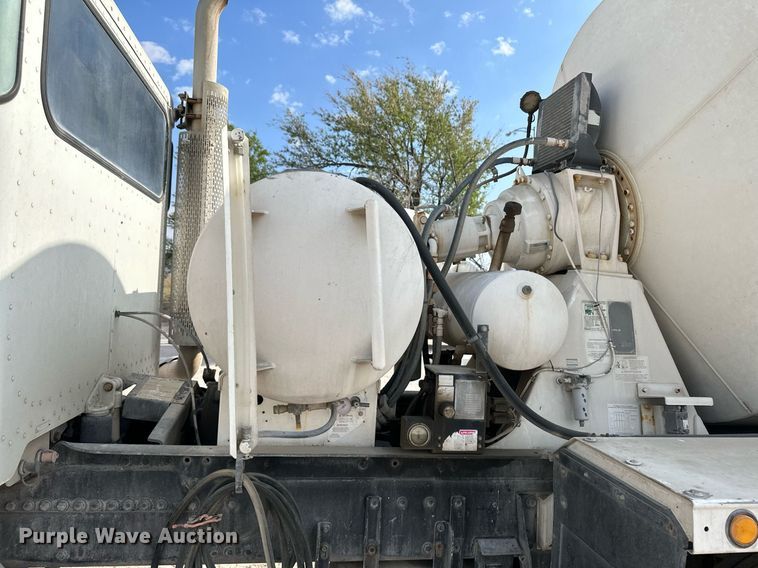 image for item KX9007 2015 Peterbilt 365  ready mix truck