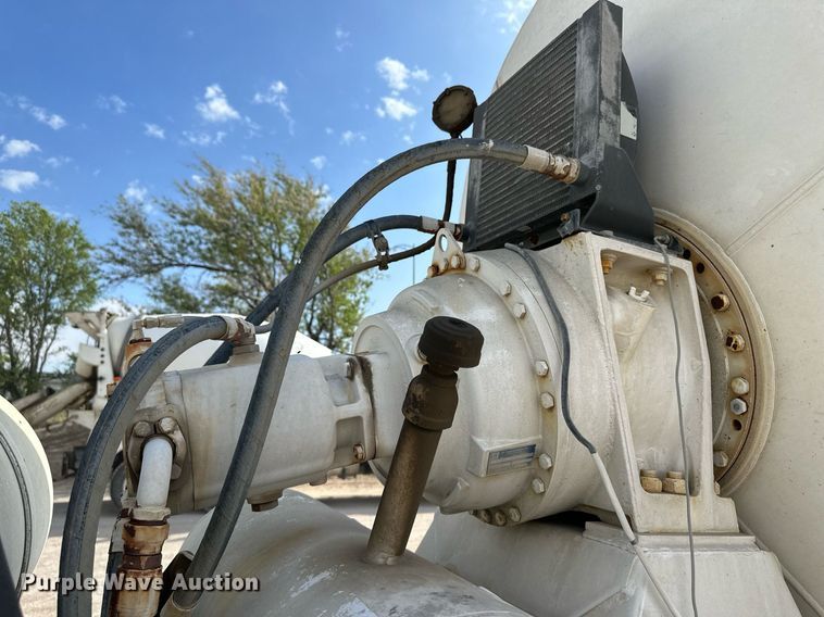 image for item KX9007 2015 Peterbilt 365  ready mix truck