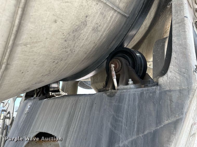 image for item KX9007 2015 Peterbilt 365  ready mix truck