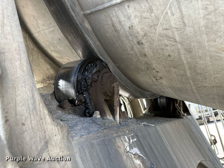 image for item KX9007 2015 Peterbilt 365  ready mix truck