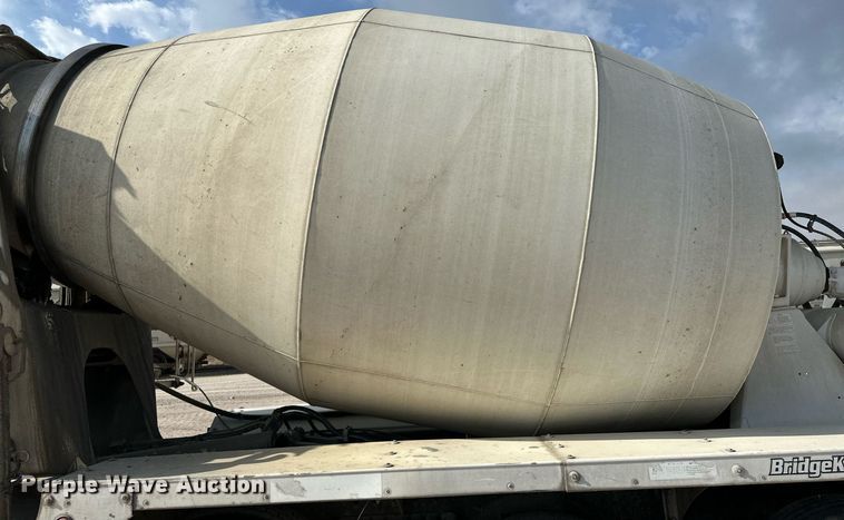 image for item KX9007 2015 Peterbilt 365  ready mix truck