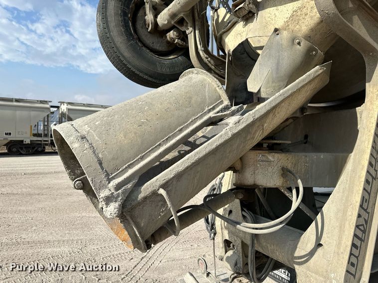 image for item KX9007 2015 Peterbilt 365  ready mix truck