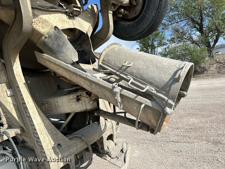 image for item KX9007 2015 Peterbilt 365  ready mix truck