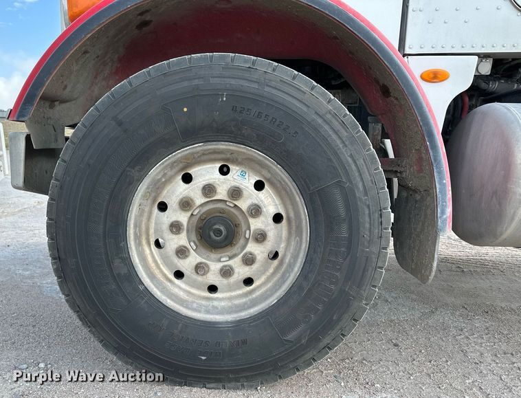 image for item KX9007 2015 Peterbilt 365  ready mix truck