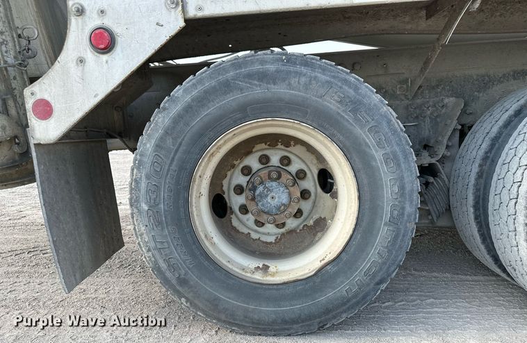 image for item KX9007 2015 Peterbilt 365  ready mix truck