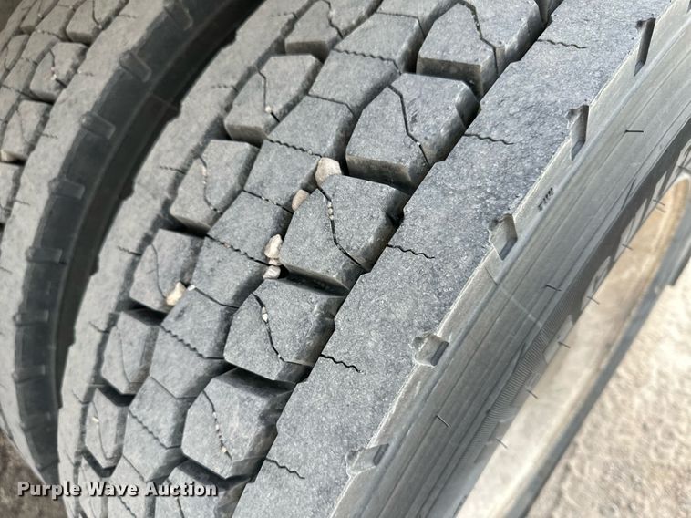 image for item KX9007 2015 Peterbilt 365  ready mix truck