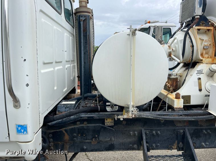 image for item LG9099 2007 Sterling L9500  ready mix truck