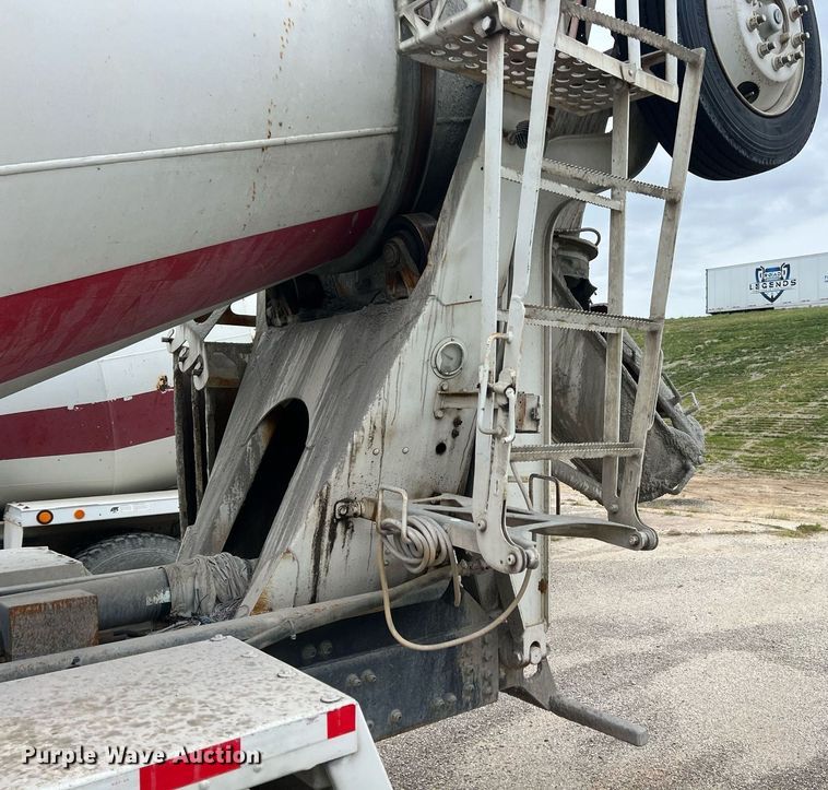 image for item LG9099 2007 Sterling L9500  ready mix truck