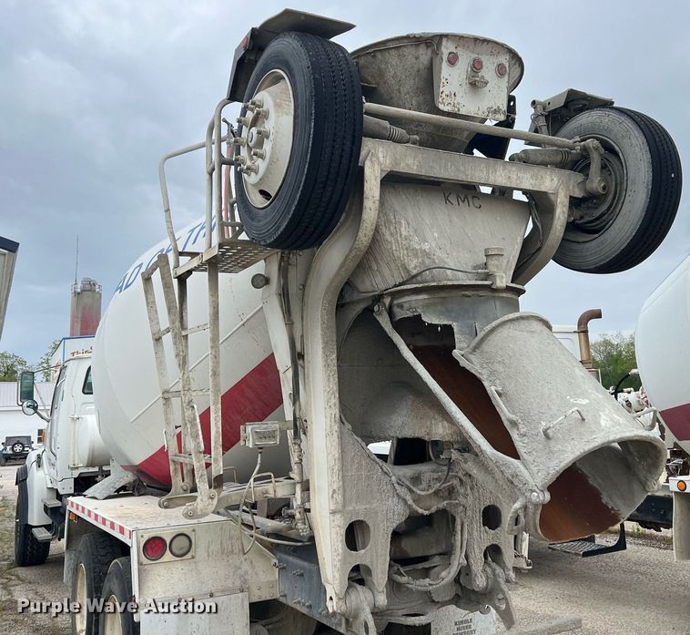 image for item LG9099 2007 Sterling L9500  ready mix truck