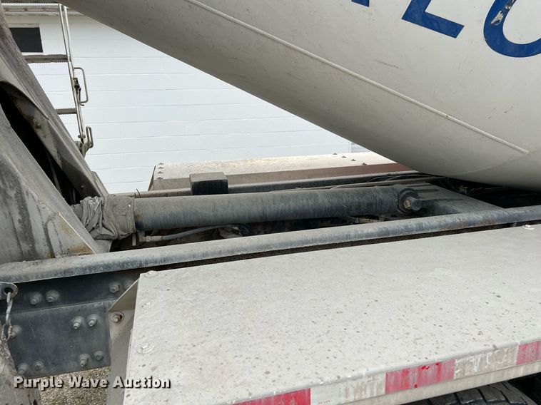 image for item LG9099 2007 Sterling L9500  ready mix truck