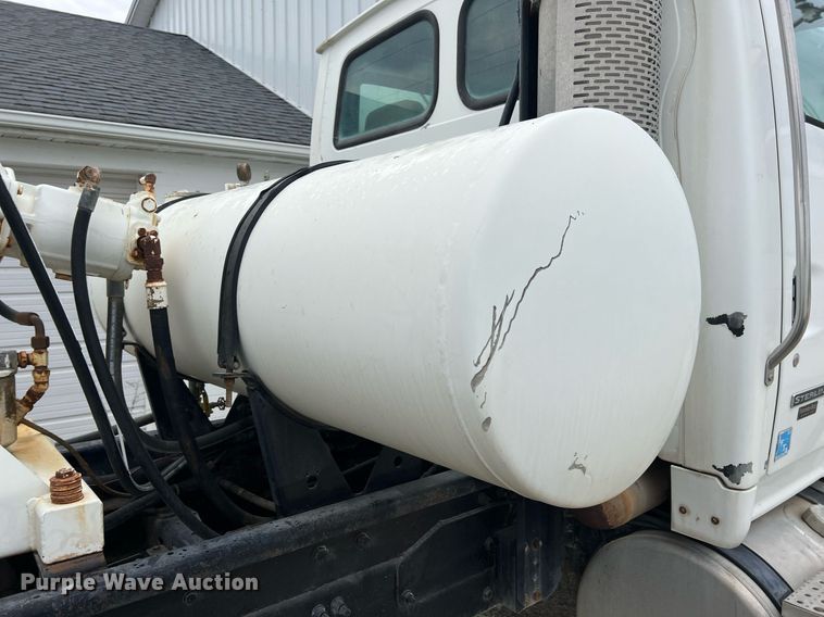 image for item LG9099 2007 Sterling L9500  ready mix truck