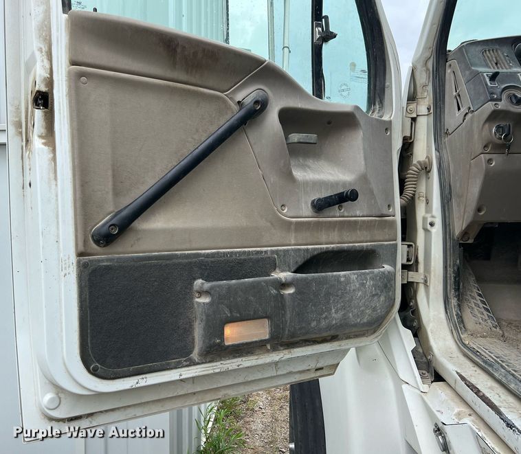 image for item LG9099 2007 Sterling L9500  ready mix truck