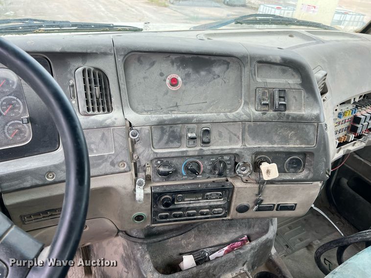 image for item LG9099 2007 Sterling L9500  ready mix truck