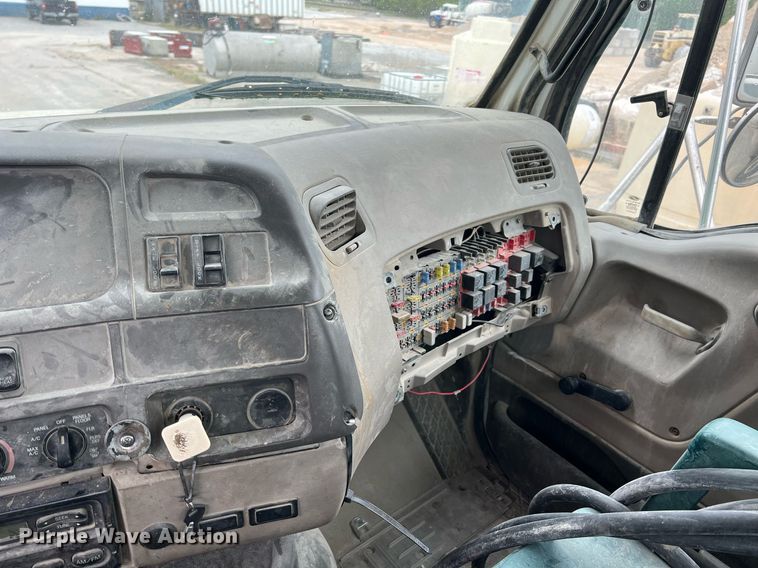 image for item LG9099 2007 Sterling L9500  ready mix truck