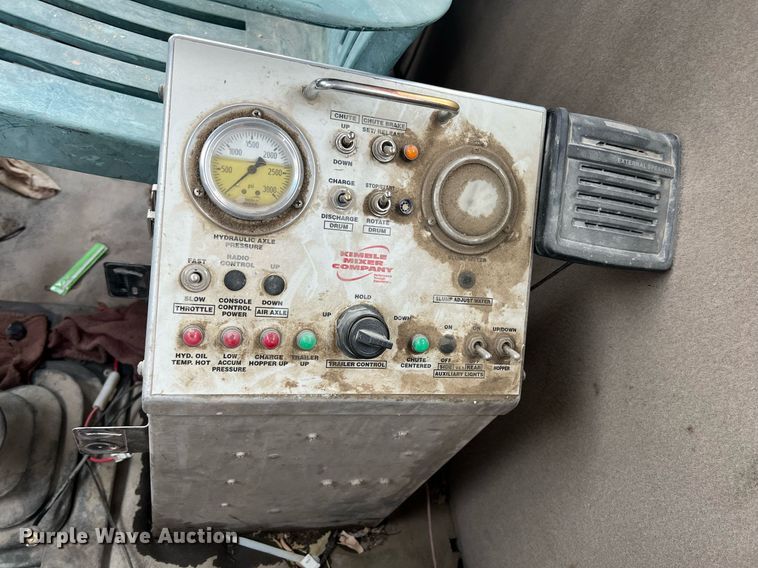 image for item LG9099 2007 Sterling L9500  ready mix truck