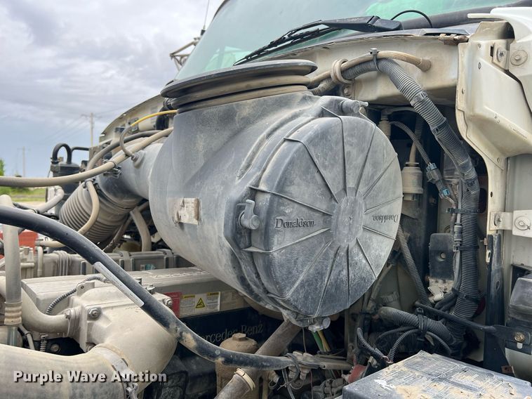 image for item LG9099 2007 Sterling L9500  ready mix truck