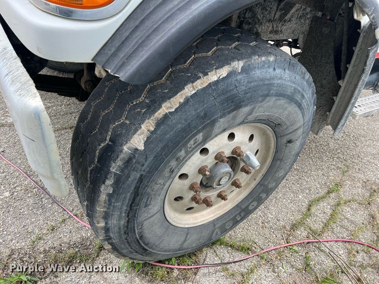 image for item LG9099 2007 Sterling L9500  ready mix truck