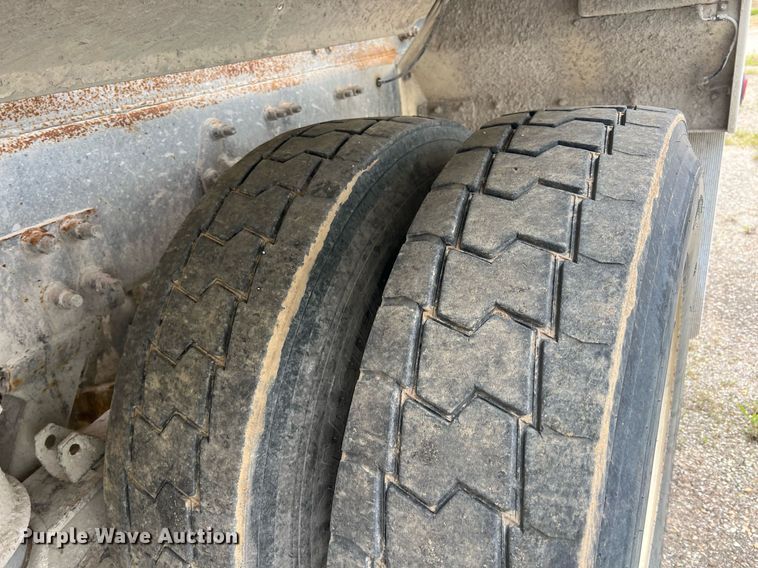 image for item LG9099 2007 Sterling L9500  ready mix truck