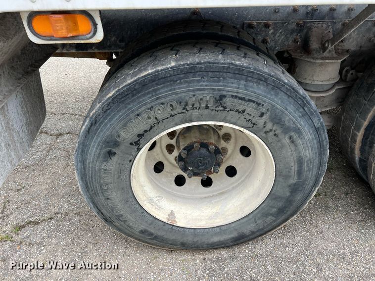 image for item LG9099 2007 Sterling L9500  ready mix truck