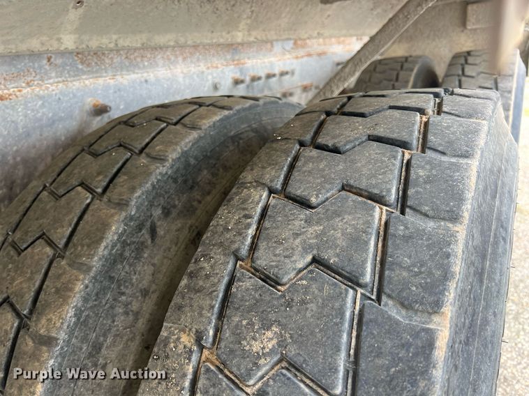 image for item LG9099 2007 Sterling L9500  ready mix truck