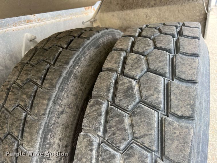 image for item LG9099 2007 Sterling L9500  ready mix truck