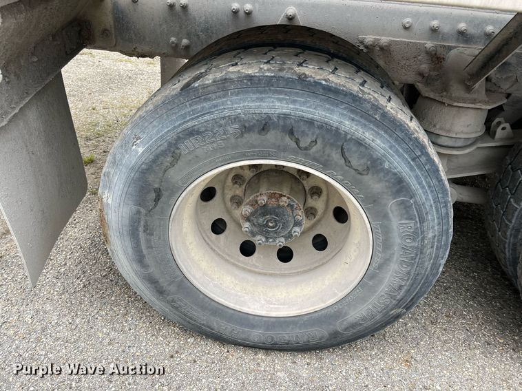 image for item LG9099 2007 Sterling L9500  ready mix truck