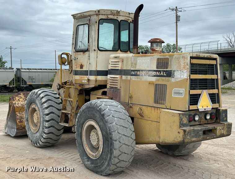 image for item LG9100 1979 International 530  wheel loader